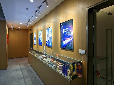 AMC_New_office_3.jpg (97 KB)