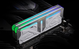 SPARK RGB DDR5 寶石造型導光設計 打造精緻外型